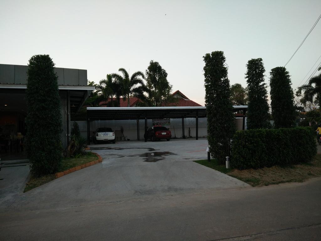Le Park 23 Boutique Resort Roi Et Exterior photo