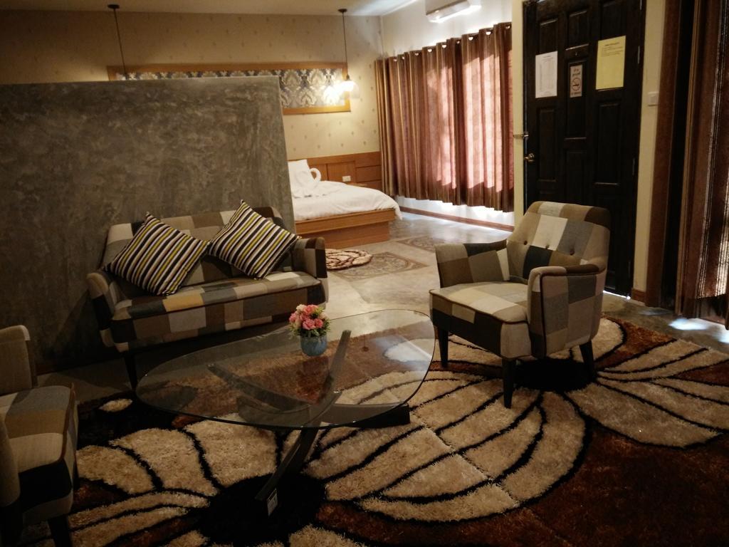 Le Park 23 Boutique Resort Roi Et Exterior photo