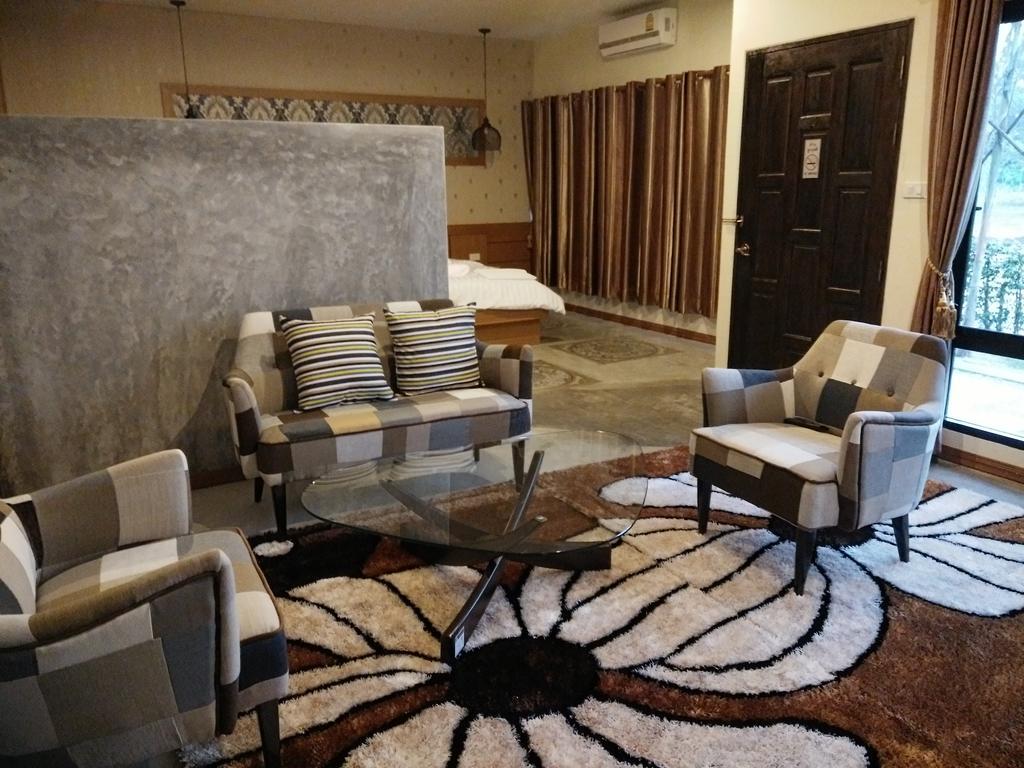 Le Park 23 Boutique Resort Roi Et Exterior photo