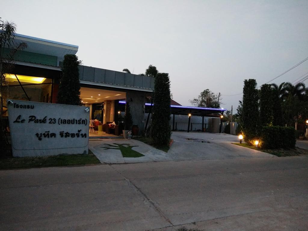 Le Park 23 Boutique Resort Roi Et Exterior photo